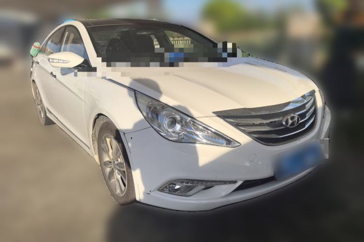 Used Hyundai Sonata 2014 2.0L Automatic Luxury Edition Front Right 45 Deg