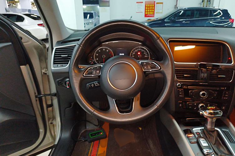 Used Audi Q5 2017 Plus 40 TFSI Ambition Model Steering Wheel