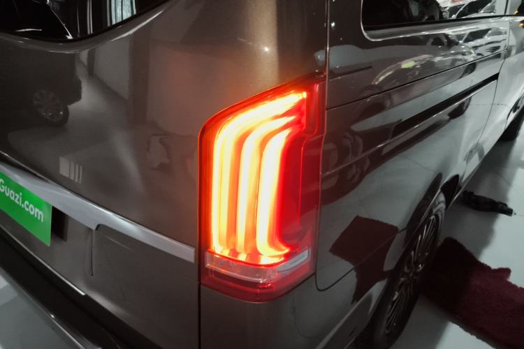 Used Mercedes-Benz V-Class 2017 V 260 Avantgarde Edition