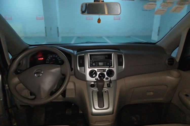 Used Nissan NV200 2014 1.6L CVT Luxury Model China V Standard Center Console