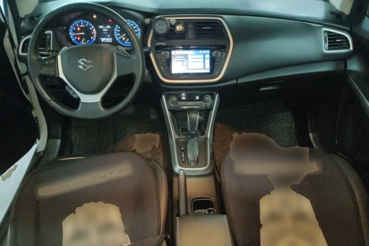 Used Suzuki S-Cross 2014 1.6L CVT Two-Wheel Drive Elite Version Center Console