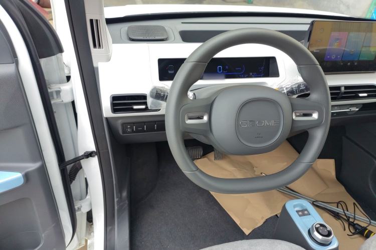 Used Geely Galaxy Panda 2024 Panda Mini 200km Endurance Bear Steering Wheel