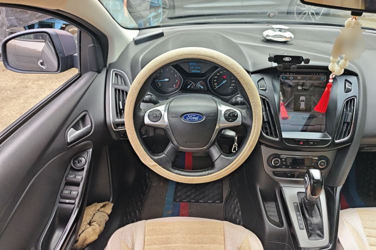 Used Ford Focus 2012 Sedan 1.6L Automatic Fashion Edition