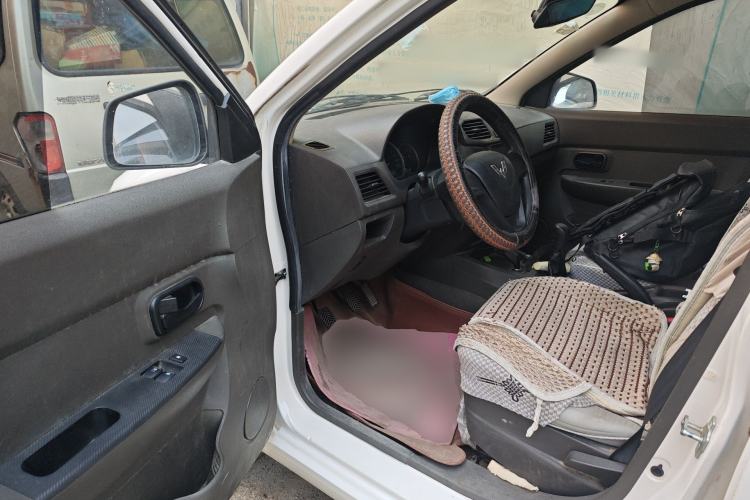 Used Wuling Hongguang 2015 1.2L S Base Model China V Standard Driver Seat