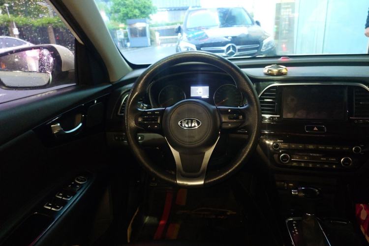 Used Kia K3 (Kai Shen) 2017 1.8L Automatic GLS Steering Wheel