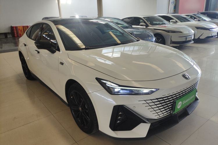 Used CHANGAN UNI-V iDD 2023 ZhiDian iDD 1.5T 113km Smart & Fun Version
