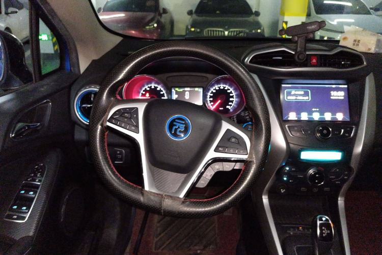 Used BYD Yuan New Energy 2018 EV360 Smart Connected Cool Model