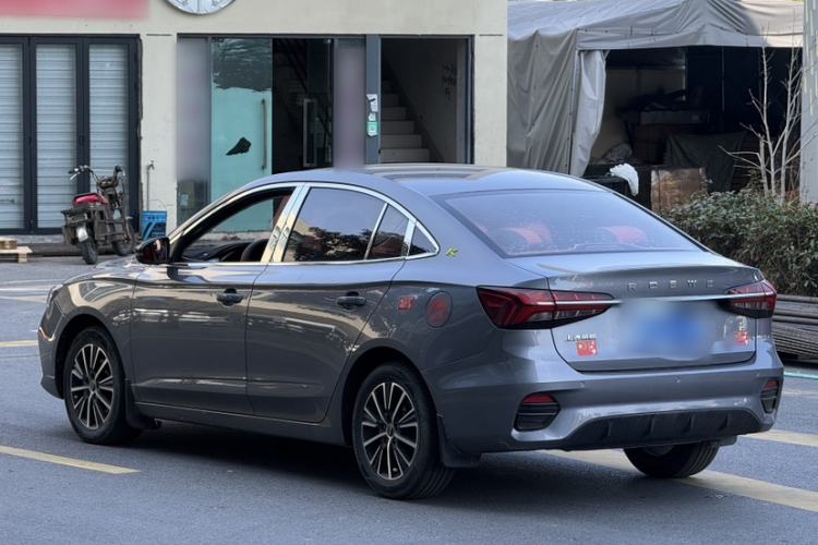 Used Roewe i5 2021 1.5L CVT Platinum Edition
