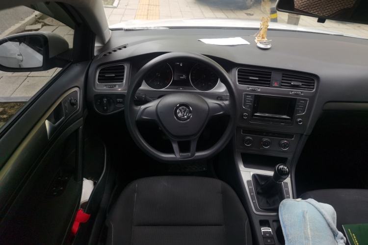 Used Volkswagen Golf 2016 1.6L Manual Fashion Edition Steering Wheel