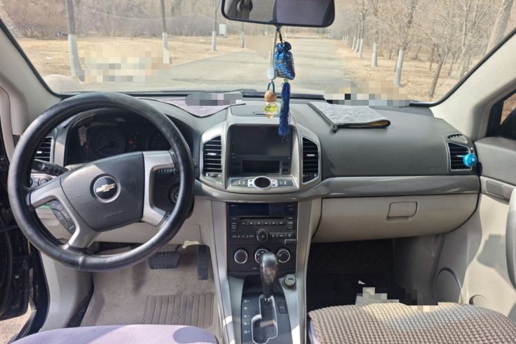 Used Chevrolet Captiva 2011 2.4 AT 5-Seater Comfort Edition Center Console