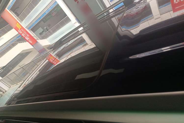 Used Roewe RX8 2018 30T Smart Connectivity Two-Wheel Drive Flagship Edition