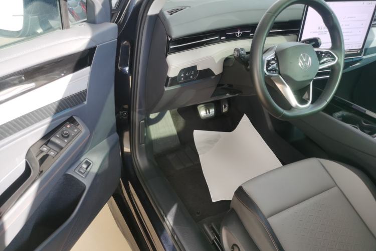 Used Volkswagen ID.7 VIZZION 2024 AIR model
