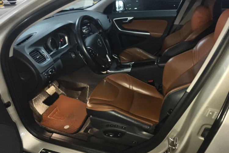 Used Volvo V60 2017 T5 Zhiya Edition China V Standard
