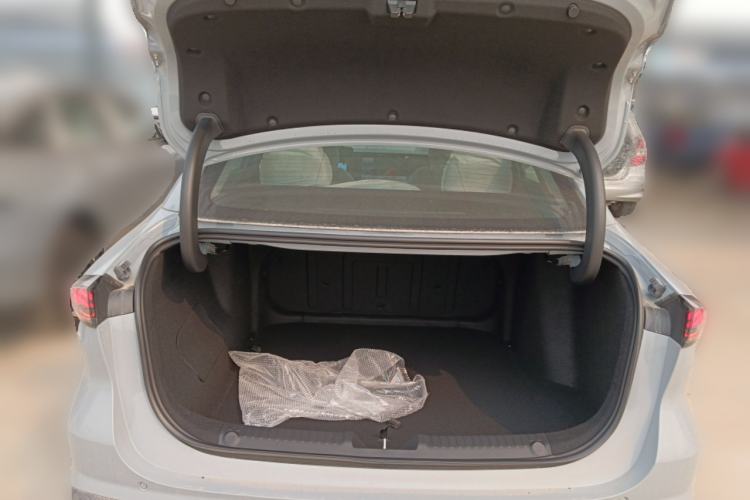 Used Geely Galaxy L6 2025 EM-i 140km Explorer+ Edition