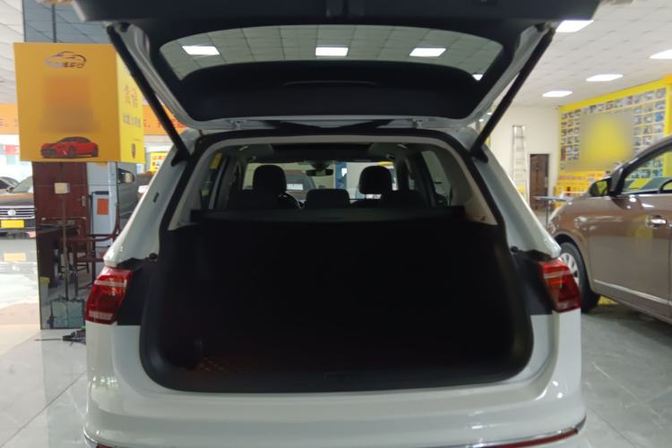 Used Volkswagen Tiguan L 2023 330TSI Automatic Two-Wheel Drive R-Line Enjoyment Edition