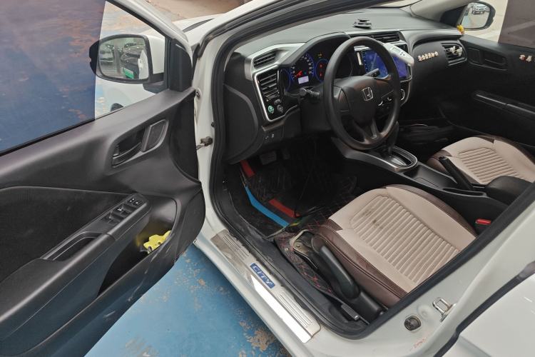 Used Honda City 2015 1.5L CVT Luxury Edition Driver Seat