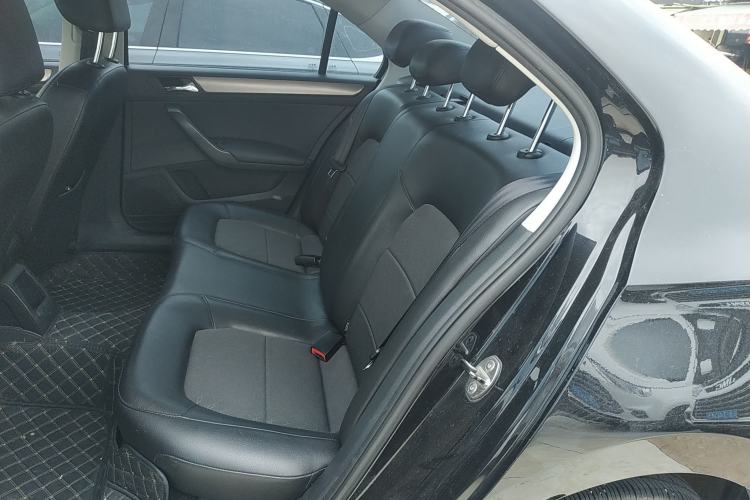 Used Volkswagen Santana 2013 1.6L Automatic Comfort Edition
