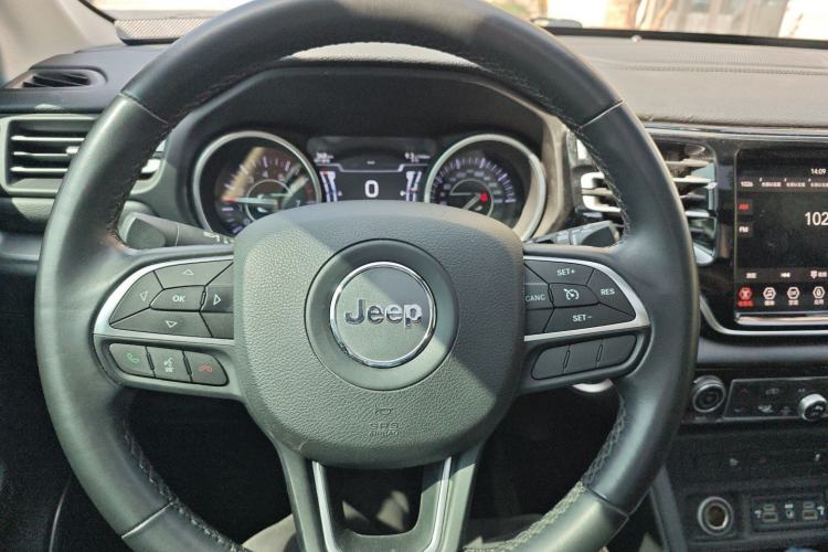 Used Jeep Commander 2018 2.0T Two-Wheel Drive Enjoy Edition China V