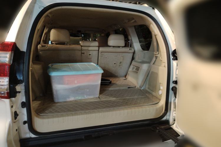 Used Toyota Prado 2017 2700 VX Nine Airbags Underbody Mount – Middle East Version Trunk