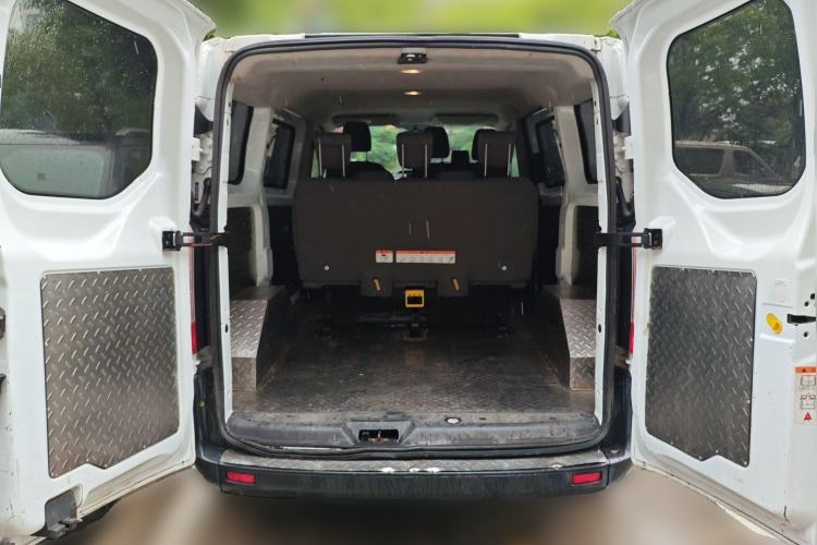 Used Ford Transit 2019 2.0T Diesel Multi-Purpose Commercial Vehicle Short Wheelbase Low Roof 6-Seater China VI Standard
