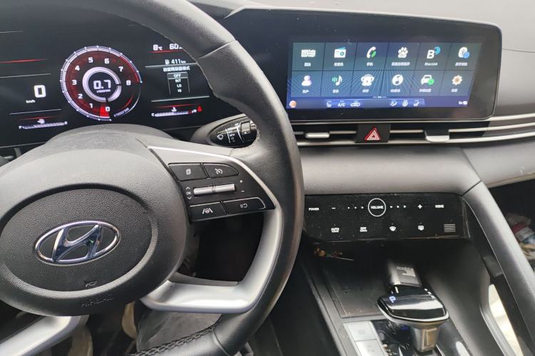 Used Hyundai Elantra 2022 1.5L CVT LUX Prestige Edition
