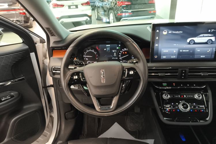 Used Lincoln Corsair 2021 2.0T Two-Wheel-Drive Luxury Edition Steering Wheel