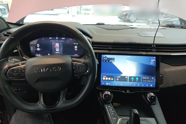 Used Lynk & Co 01 2023 1.5TD EM-F PM Center Console