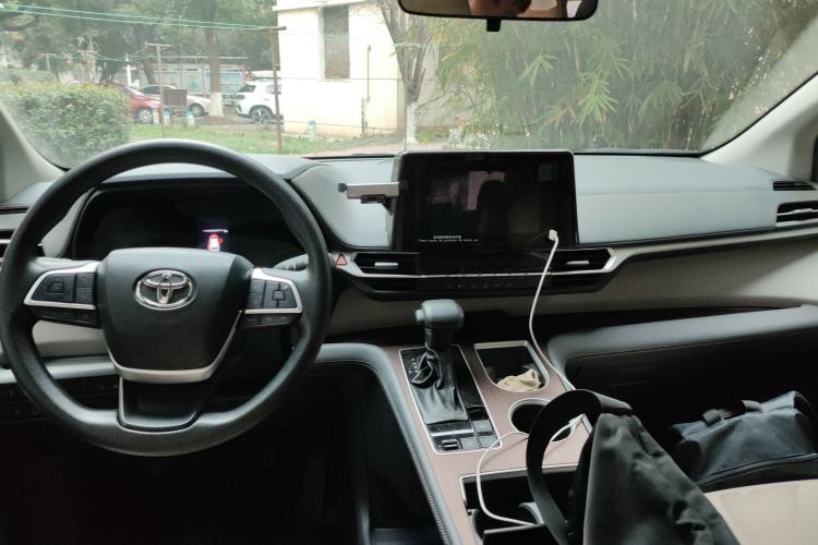 Used Toyota Sienna 2021 2.5L Hybrid Comfort Edition