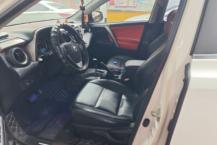 Used Toyota RAV4 2013 2.0L CVT Four-Wheel Drive Fashion Edition