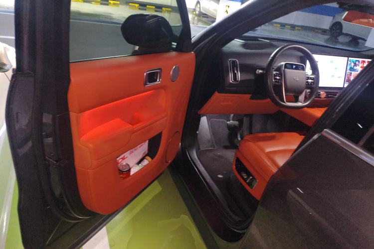 Used Li Auto L8 2023 Pro Model
