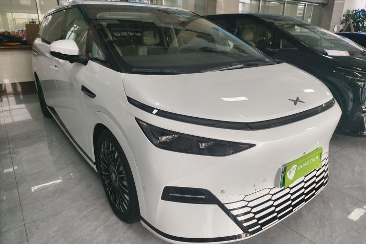 Used XPeng X9 2025 740 Ultra-Long Range Max Front Right 45 Deg