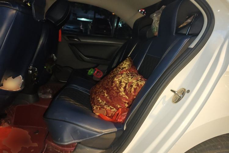 Used Volkswagen Jetta 2015 Zhuihui Edition 1.4L Manual Fashion Model Left Rear Seat