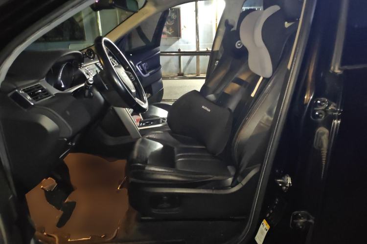 Used Land Rover Discovery Sport 2016 2.0T HSE Left Front Seat