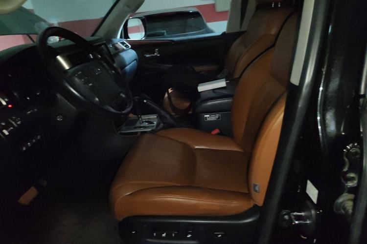 Used Lexus LX 2013 570