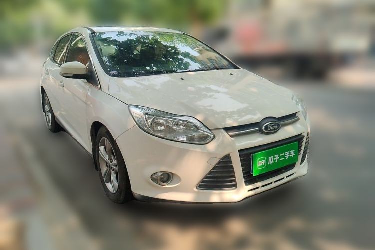 Used Ford Focus 2012 Hatchback 1.6L Manual Fashion Edition Front Right 45 Deg