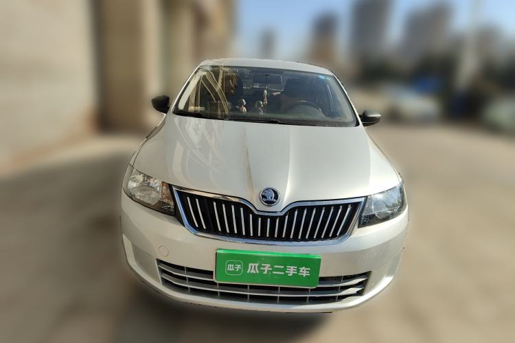 Used Skoda Rapid 2016 1.6L Manual Front-Wheel-Drive Version
