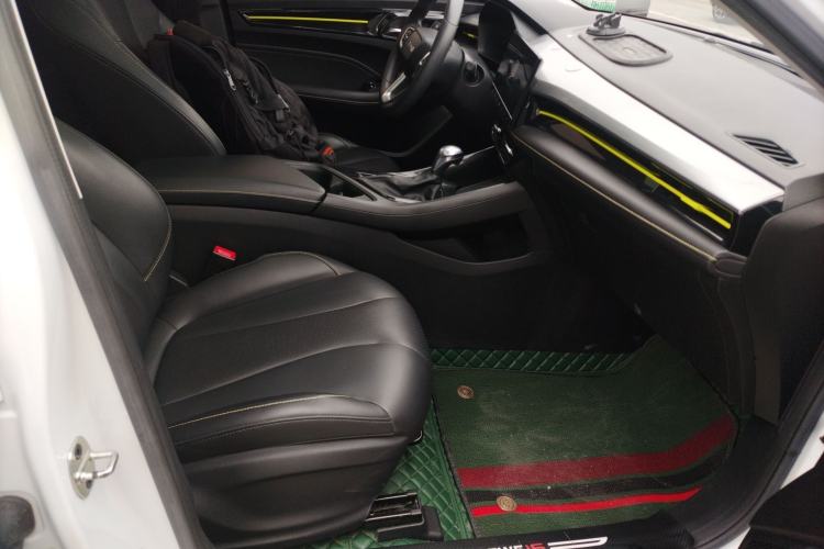 Used Roewe i5 2021 1.5L CVT Diamond Edition
