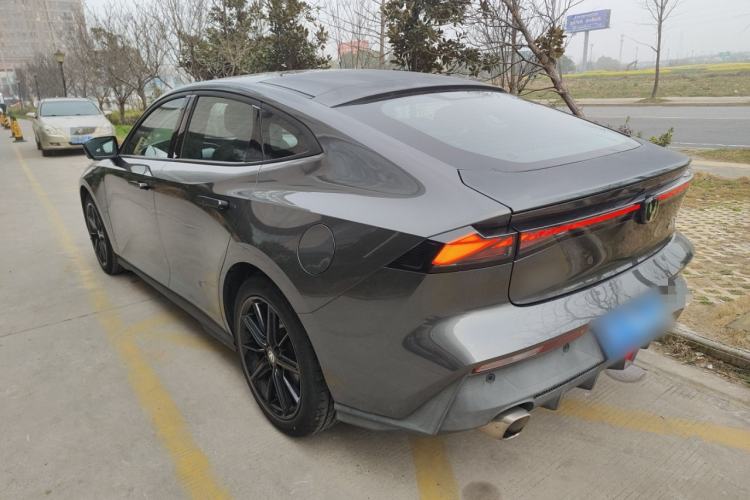 Used Changan UNI-V 2022 1.5T Prestige Version
