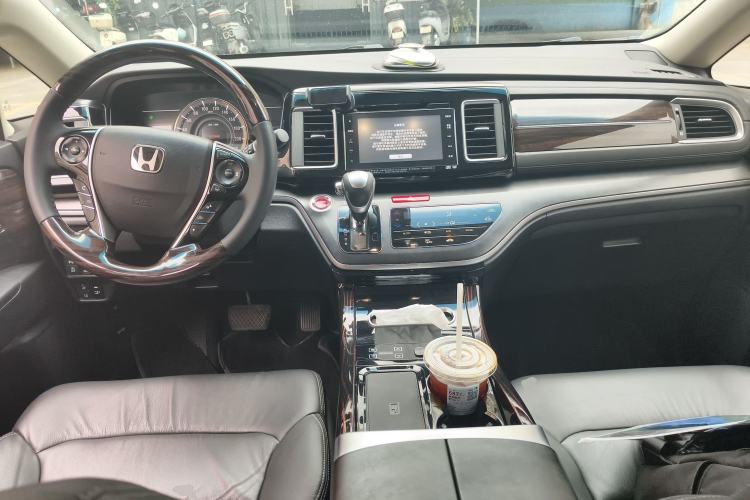 Used Honda Elysion 2016 2.4L Supreme Edition Center Console