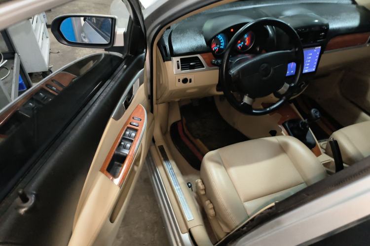 Used Buick Excelle 2011 1.6 LE-MT Driver Seat