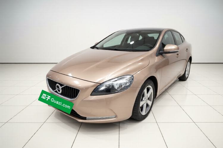 Used Volvo V40 2017 T3 Smart Edition