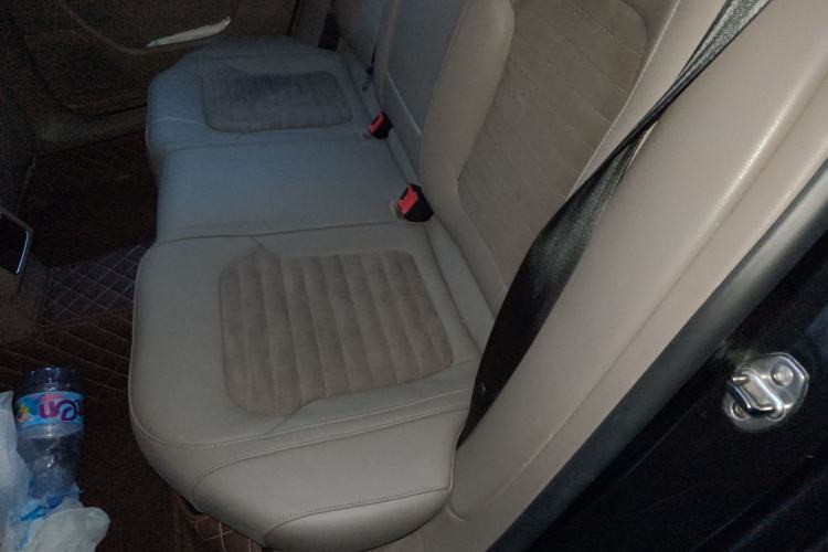 Used Volkswagen Magotan 2015 1.8TSI Luxury Model Left Rear Seat