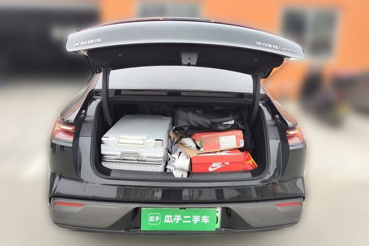 Used Geely Galaxy Galaxy 8 2025 130km EM-i Deluxe Edition
