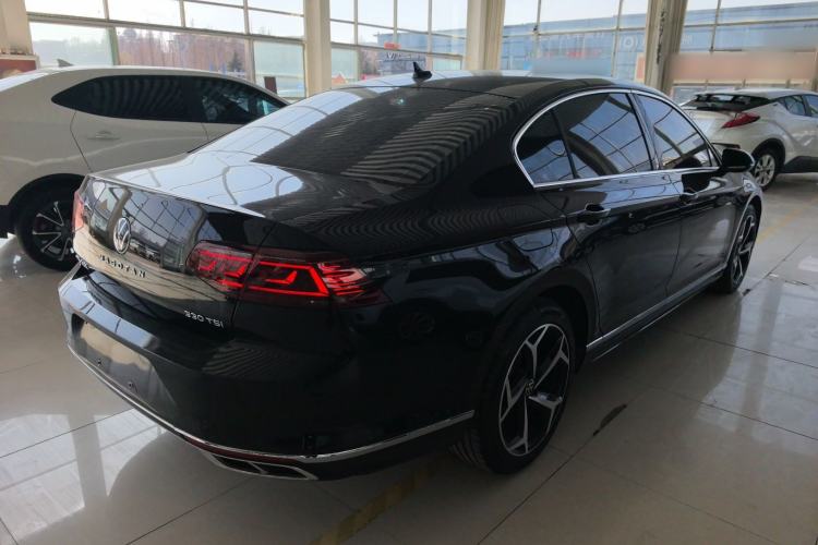 Used Volkswagen Magotan 2023 2 Million Units Limited Edition 330TSI DSG Leading Version