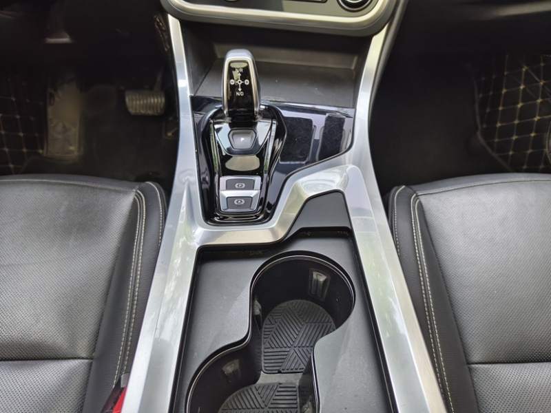 Used Lynk & Co 01 2017 2.0T Two-Wheel Drive Pro Edition — 13