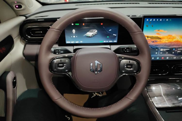 Used Leapmotor C11 2024 Range-Extended 300 Luxury Edition Steering Wheel