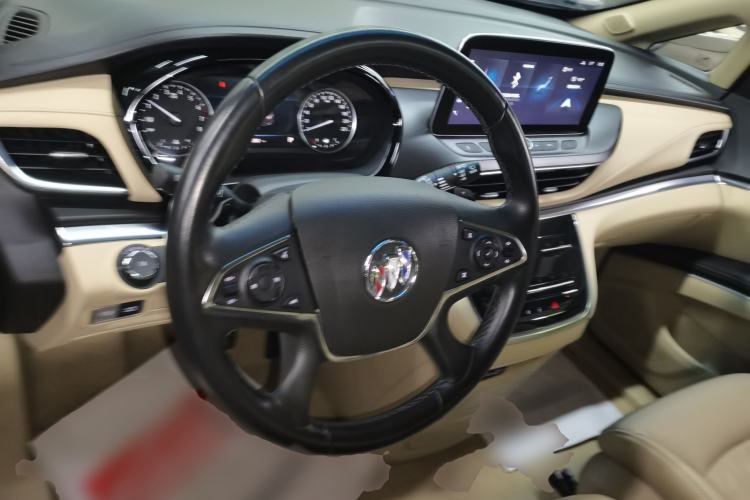 Used Buick GL8 2023 Facelifted Land Cruiser Executive Luxury Version
