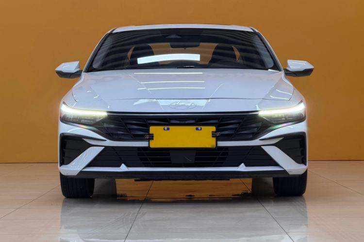 Used Hyundai Elantra 2023 1.5L CVT LUX Prestige Edition
