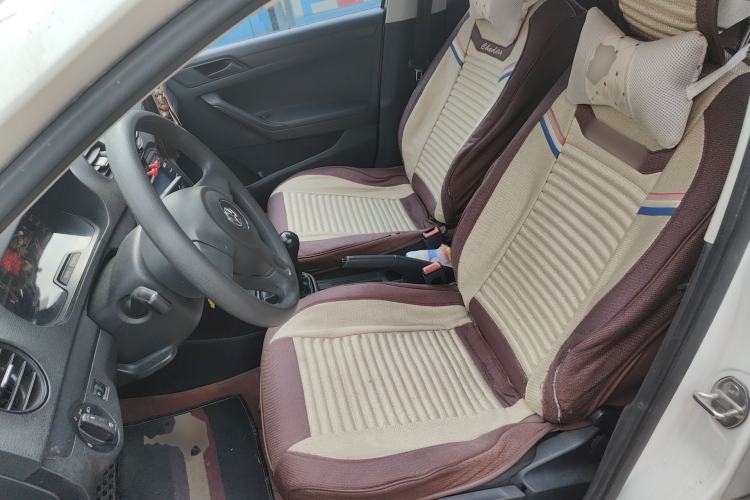 Used Volkswagen Jetta 2015 1.6L Manual Fashion Edition