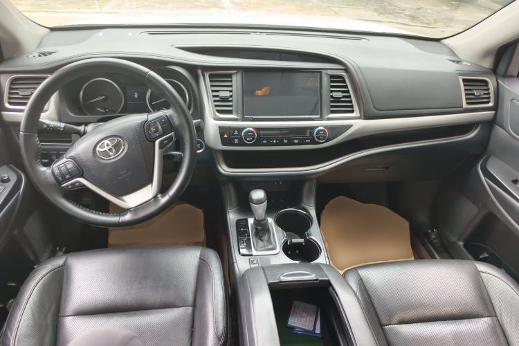 Used Toyota Highlander 2017 2.0T Four-Wheel Drive Luxury Edition 7 Seats